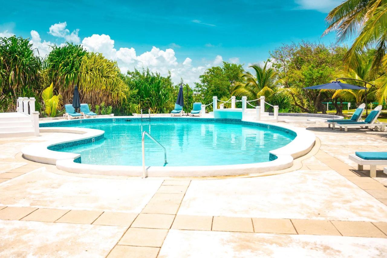 Best Western Grand Baymen Gardens San Pedro  Luaran gambar